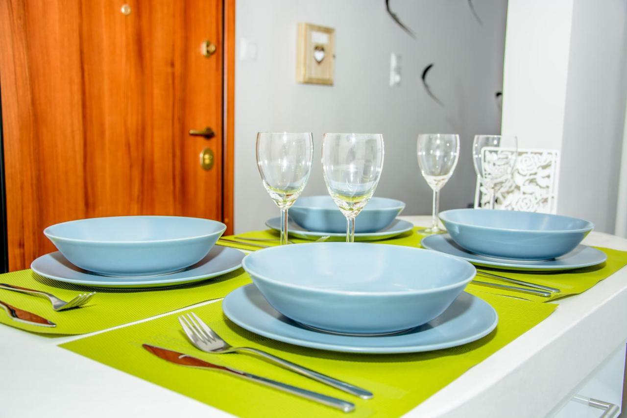 Neighborly Nest - In The Heart Of Apartment