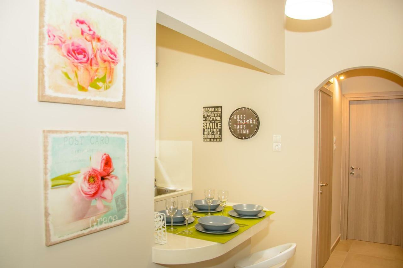 Neighborly Nest - In The Heart Of